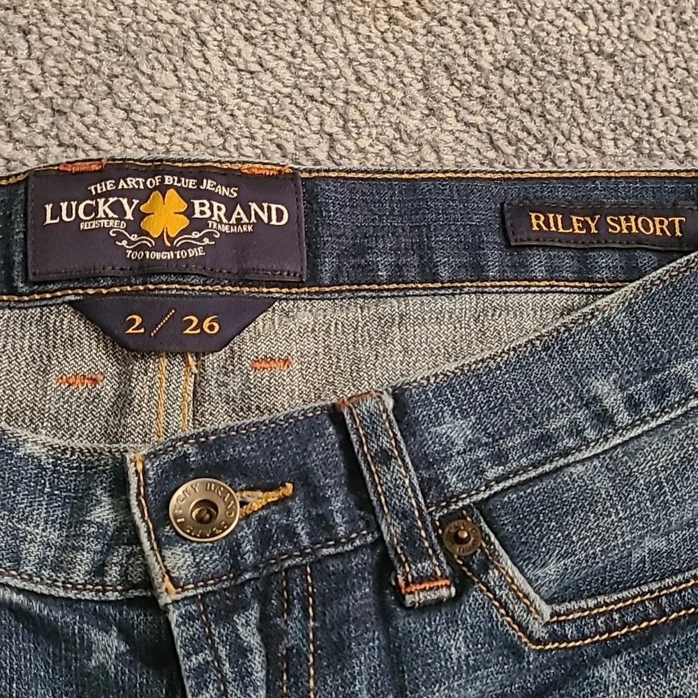Lucky Brand Riley cut-off shorts, denim, size 2/26 - Picture 3 of 8
